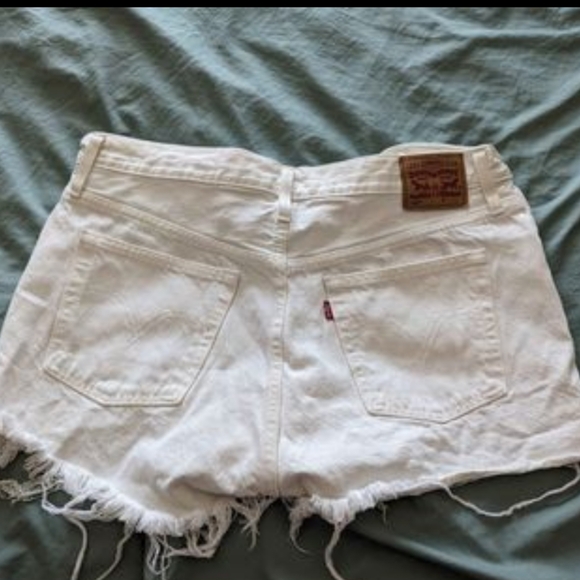Levi's Embroidered shorts - Picture 2 of 4